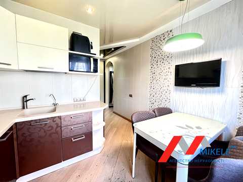 квартира за адресою Анни Ахматової вул., 25
