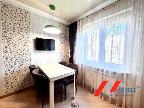 квартира за адресою Анни Ахматової вул., 25