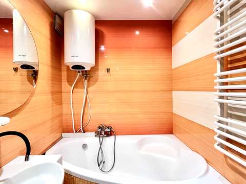 квартира за адресою Анни Ахматової вул., 25