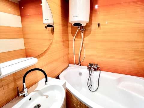 квартира за адресою Анни Ахматової вул., 25