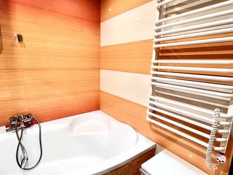 квартира за адресою Анни Ахматової вул., 25
