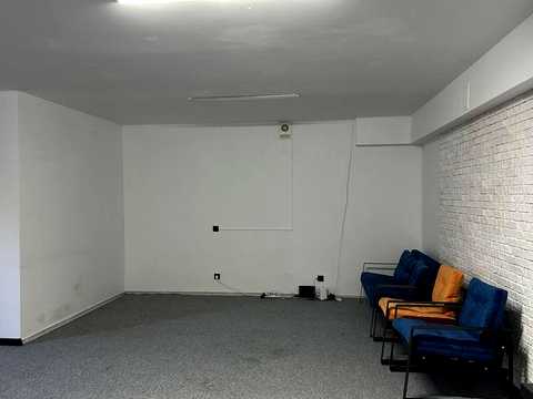 комерційна за адресою Жасминова вул., 11