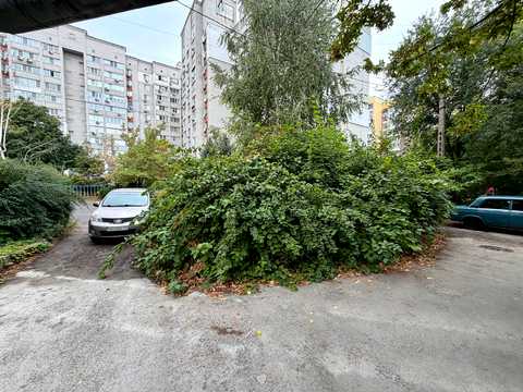 комерційна за адресою Героїв просп., 22 Б