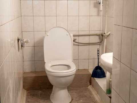 комерційна за адресою Богдана Хмельницького вул., 27