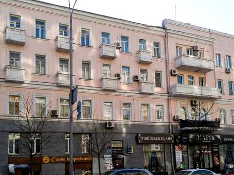 комерційна за адресою Богдана Хмельницького вул., 27