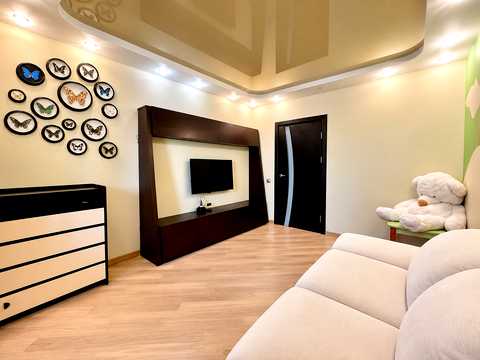 квартира за адресою Анни Ахматової вул., 25