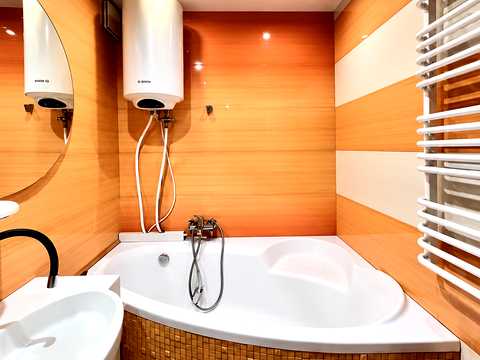 квартира за адресою Анни Ахматової вул., 25
