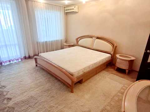 квартира за адресою Левка Лук'яненка вул. (Маршала Тимошенка), 2/4
