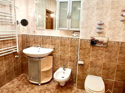 квартира за адресою Василя Тютюнника вул. (Анрі Барбюса), 40