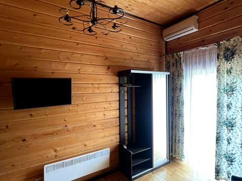 комерційна за адресою смт. Новий Яричів, Адама Міцкевича вул., 58
