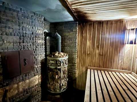 комерційна за адресою смт. Новий Яричів, Адама Міцкевича вул., 58