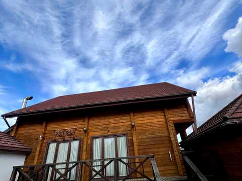 комерційна за адресою смт. Новий Яричів, Адама Міцкевича вул., 58