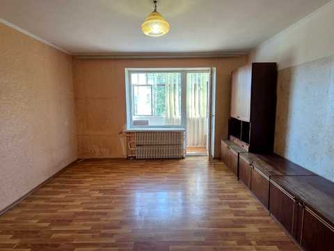 квартира за адресою Космодромна вул., 8