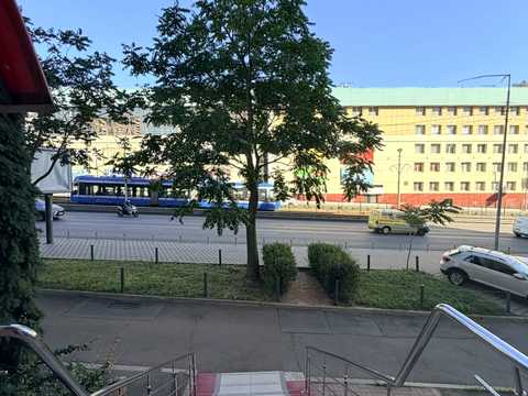 комерційна за адресою Борщагівська вул., 145