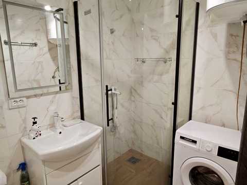квартира за адресою Космонавтів просп., 77
