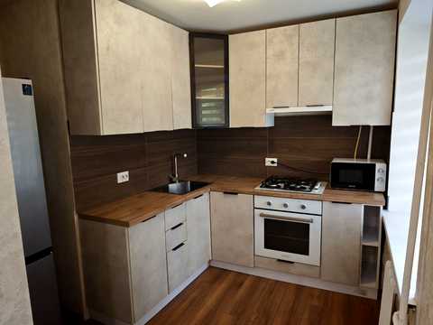 квартира за адресою Космонавтів просп., 77