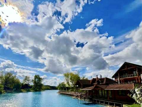 комерційна за адресою смт. Новий Яричів, Адама Міцкевича вул., 58