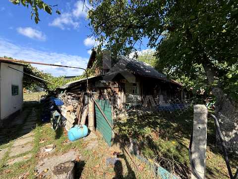 участок по адресу Полтавская ул., 12