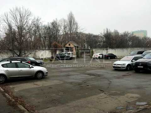 комерційна за адресою Западинська вул., 13