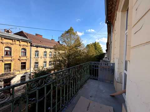 комерційна за адресою Львів, Михайла Грушевського вул., 8