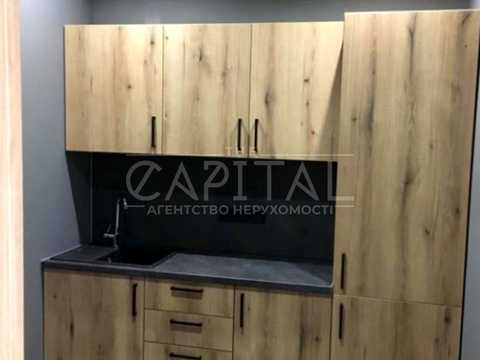 комерційна за адресою Кловський узвіз, 7