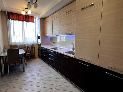 квартира за адресою Василя Симоненка вул., 5