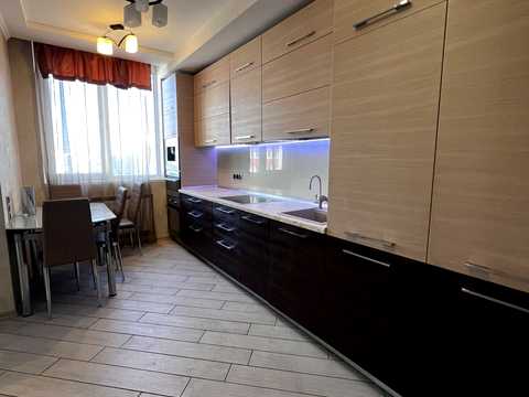 квартира за адресою Василя Симоненка вул., 5