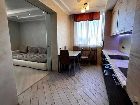квартира за адресою Василя Симоненка вул., 5