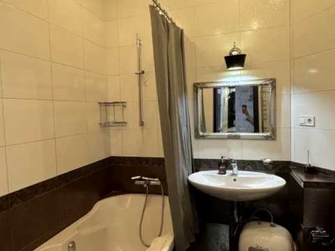 квартира за адресою Золотоустівська вул., 52