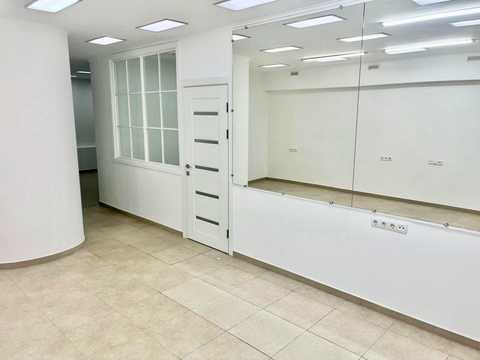 комерційна за адресою Антоновича вул. (Горького), 9