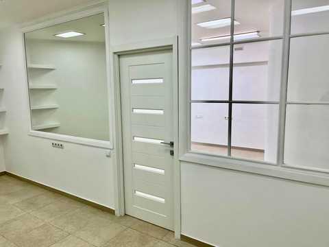 комерційна за адресою Антоновича вул. (Горького), 9