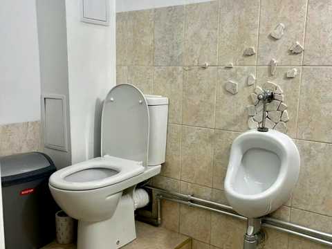комерційна за адресою Антоновича вул. (Горького), 9