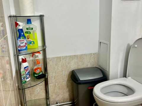 комерційна за адресою Антоновича вул. (Горького), 9
