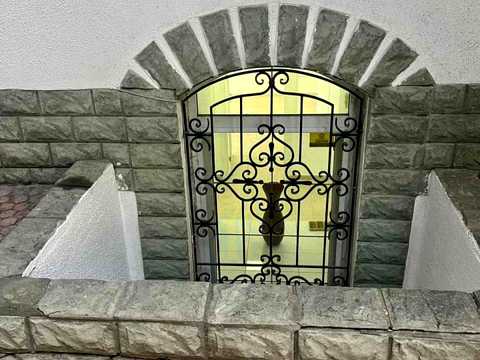 комерційна за адресою Антоновича вул. (Горького), 9