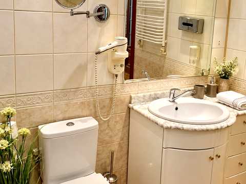 квартира за адресою Бориса Грінченка вул., 4