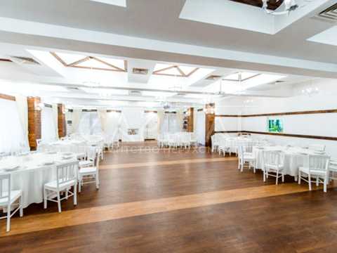 коммерческая по адресу Київська, 1