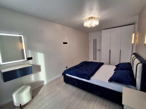 квартира за адресою Злуки просп., 7