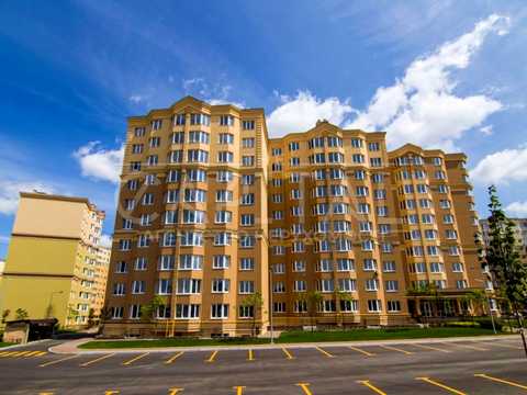 комерційна за адресою Боголюбова вул., 44