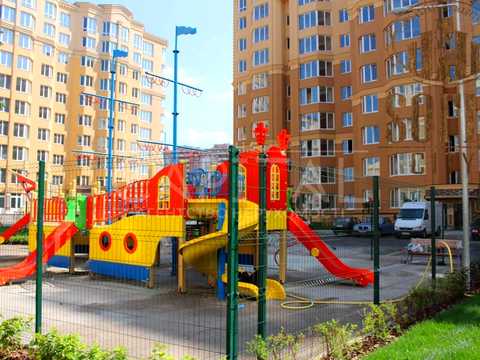 комерційна за адресою Боголюбова вул., 44