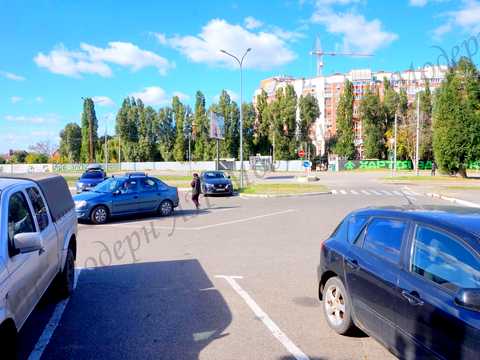 коммерческая по адресу Леся Сердюка ул. (Командарма Корка), 44
