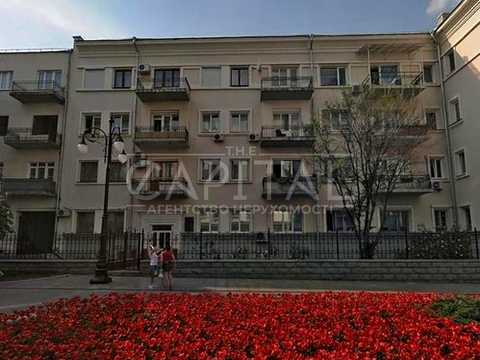 коммерческая по адресу Банковая ул., 12