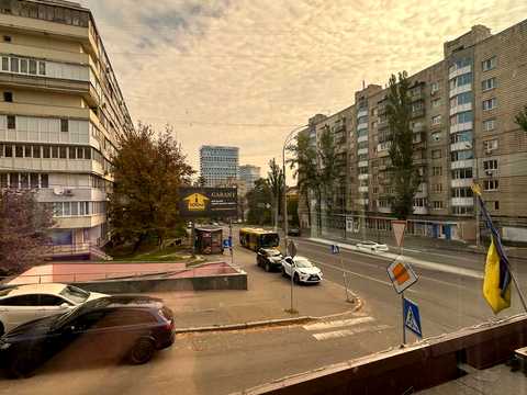 комерційна за адресою Васильківська вул., 14