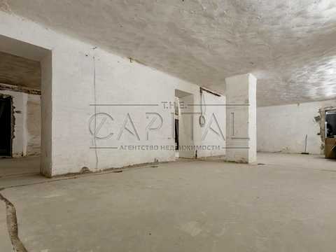 комерційна за адресою Князів Острозьких вул. (Московська), 5