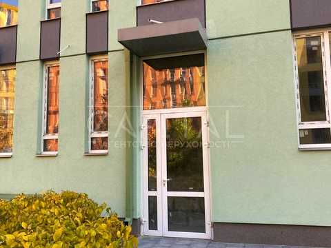 комерційна за адресою Березнева вул., 16 к4