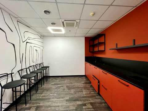 комерційна за адресою Фізкультури вул., 28