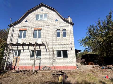 будинок за адресою Вишнева, 1