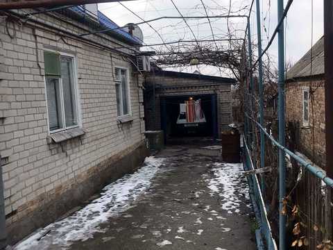будинок за адресою смт. Балабине, Центральна