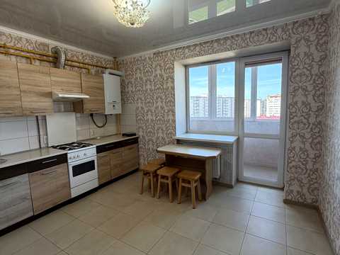квартира за адресою Дмитра Іващенка вул., 2