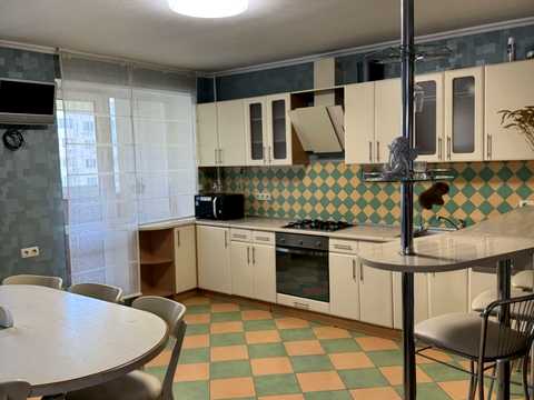 квартира за адресою Тополина вул., 12
