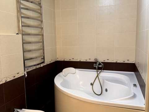 квартира за адресою Тополина вул., 12
